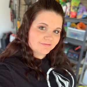 Meet your Posher, Casandra